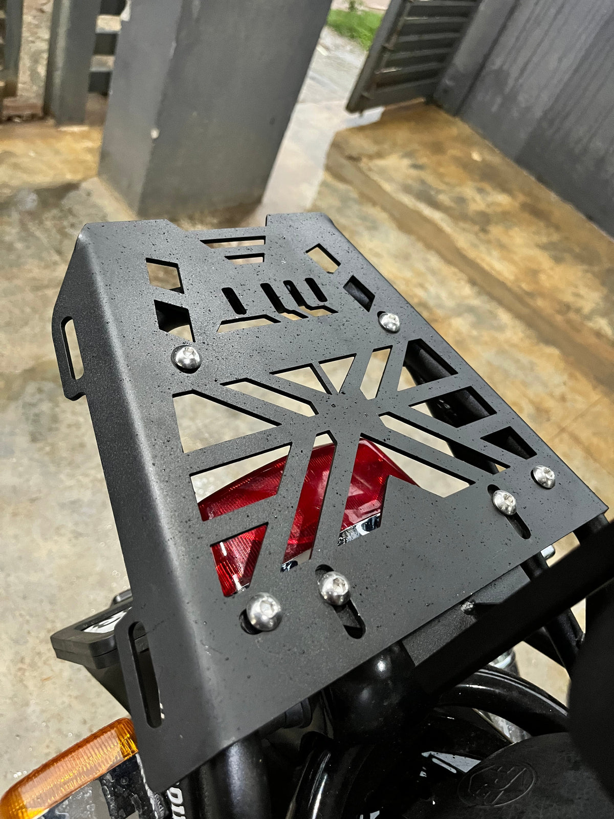 INTERCEPTOR 650 / GT 650 - Back Carrier | Moto Torque